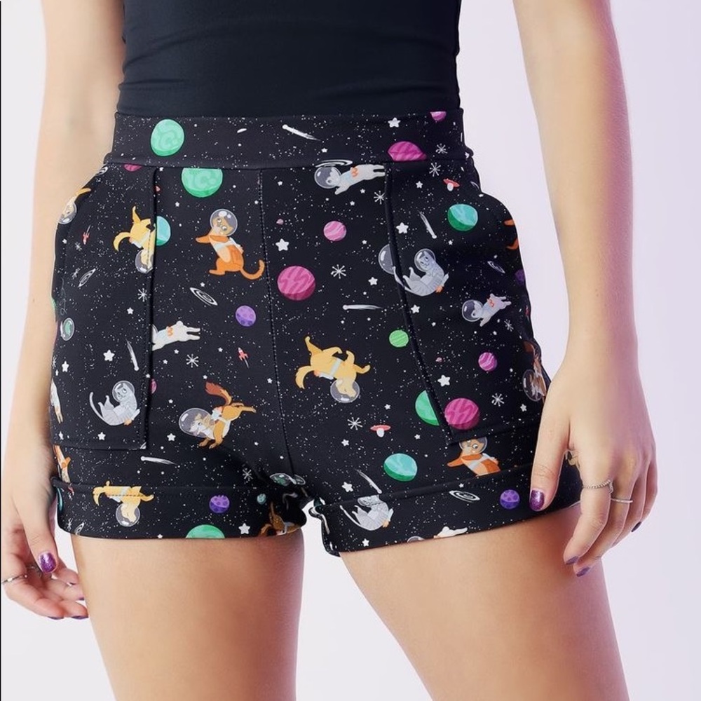 BM Space Pets cuffed shorts
